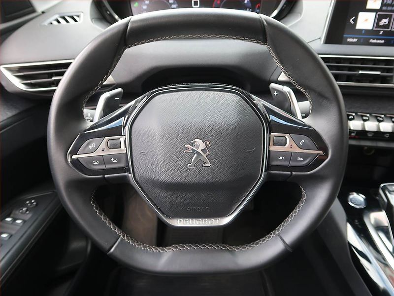 Peugeot 3008 (2019) Allure 1.2 PureTech, Automat - fotka 18 z 18