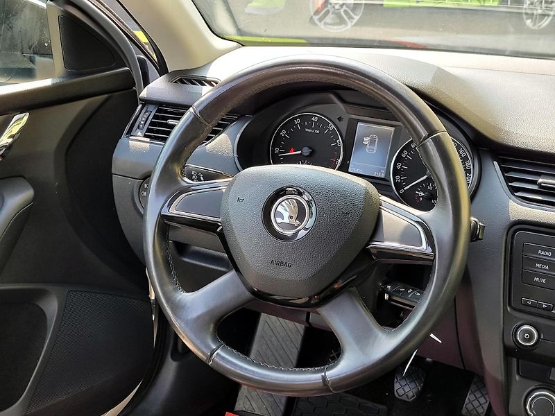 Škoda Octavia 1,2 TSi PO ROZVODECH, 1.maj - fotka 26 z 36