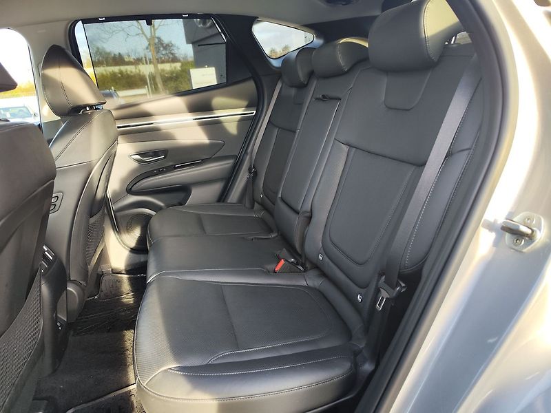Hyundai Tucson 1.6T-GDI/132kW STL PRM DCT 4x4 - fotka 15 z 42
