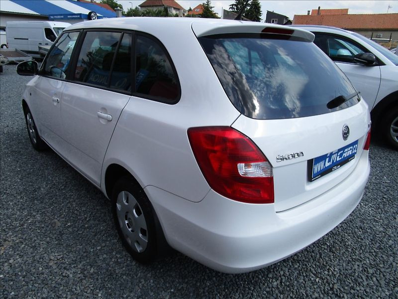Škoda Fabia Combi 1.2i 12V Ambiente, Klima - fotka 4 z 41