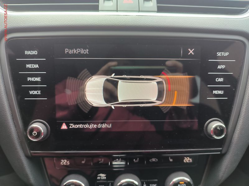 Škoda Octavia (2019) 1.5 TSi, ČR, DSG, LED, park - fotka 14 z 22