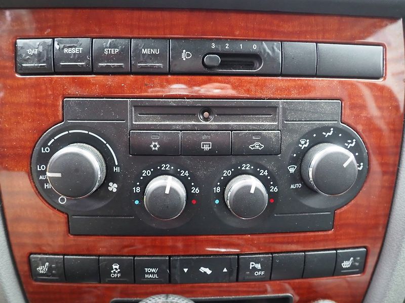 Jeep Grand Cherokee (2005) 4.7 Laredo, LPG - fotka 27 z 32