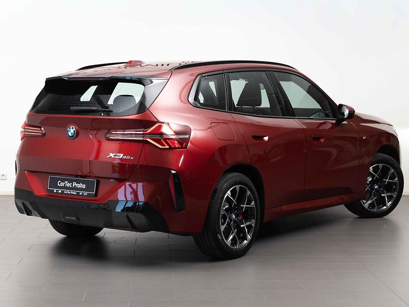 BMW X3 30e xDrive - fotka 3 z 6