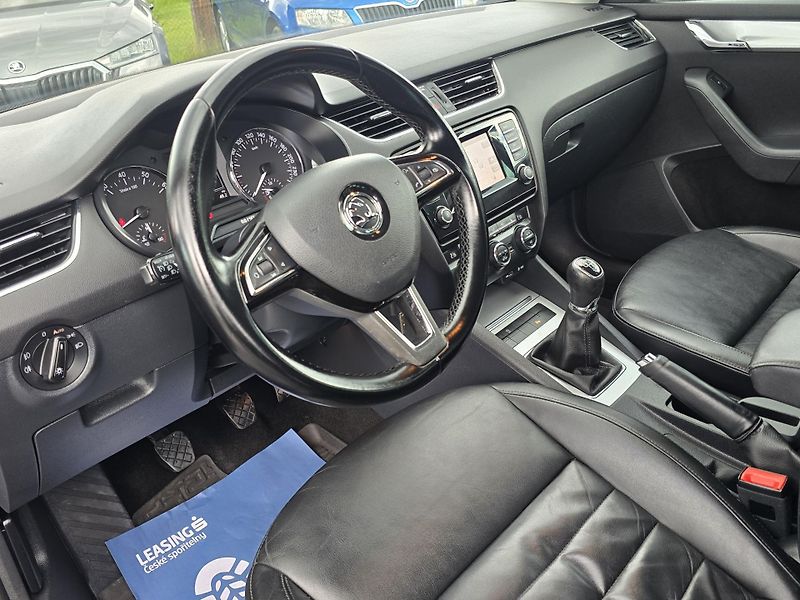 Škoda Octavia 1.4TSI NAVI XENON KŮŽE 1Majite - fotka 12 z 26