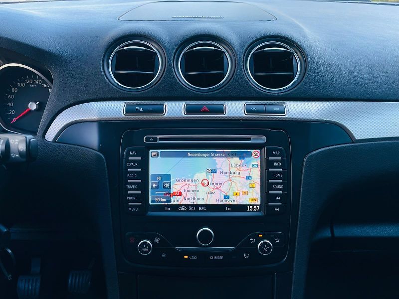 Ford Galaxy 2.0TDCi MANUÁL 7 MÍST VÝHŘEV - fotka 37 z 49
