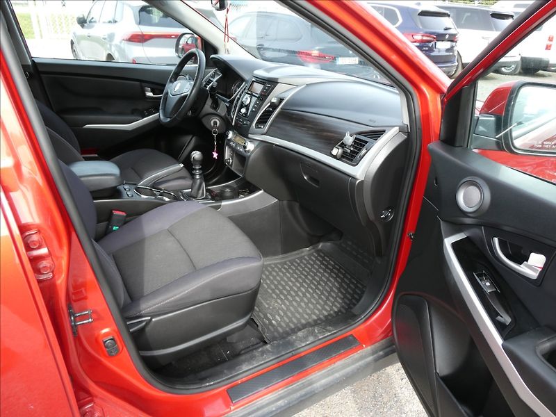 SsangYong Korando 2,0 e-XDi 110kW 4x4,po servise - fotka 16 z 42