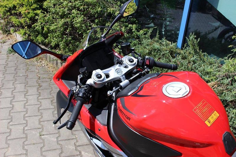 QJ Motor (2026) SRK 921 RR SKLADEM - fotka 8 z 11