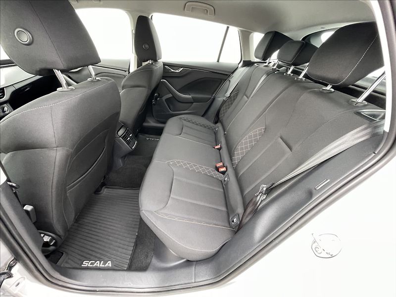 Škoda Scala 1,0 TSI Ambition Plus LED+PDC - fotka 16 z 24