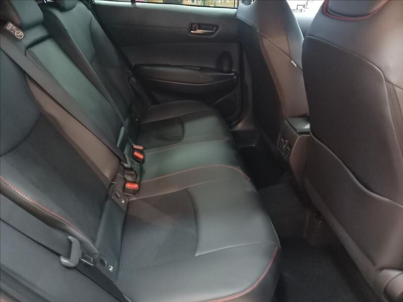 Toyota Corolla Cross 2,0 GR sport 4x4 - fotka 7 z 12