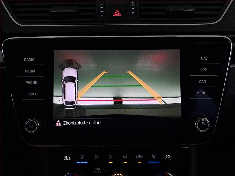 Škoda Superb (2020) Laurin&Klement 2.0 TDI 4x4 - fotka 17 z 21