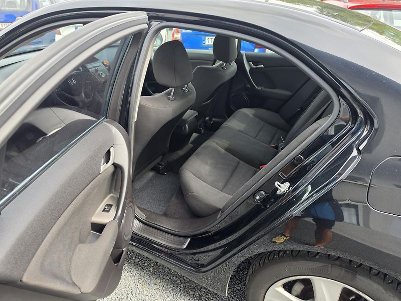 Honda Accord 2.2D - fotka 19 z 21