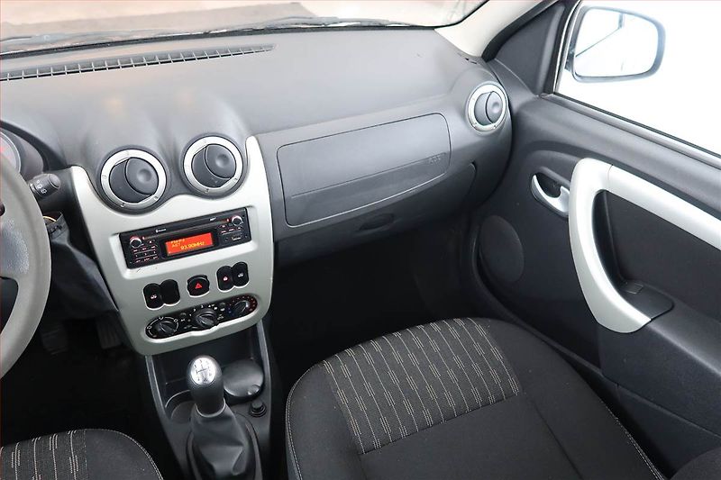 Dacia Logan (2012) 1.6 16V, po STK, Tažné - fotka 8 z 16