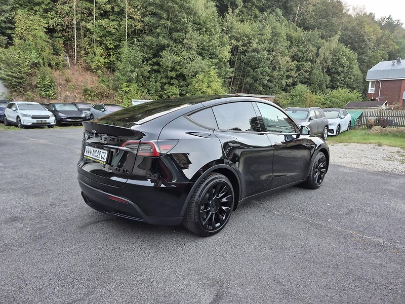 Tesla Model Y RWD 235kw 95,3 % - fotka 5 z 49
