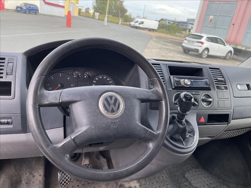 Volkswagen Transporter T5*1,9 TDI*3 místný*tažné*zahr - fotka 9 z 24