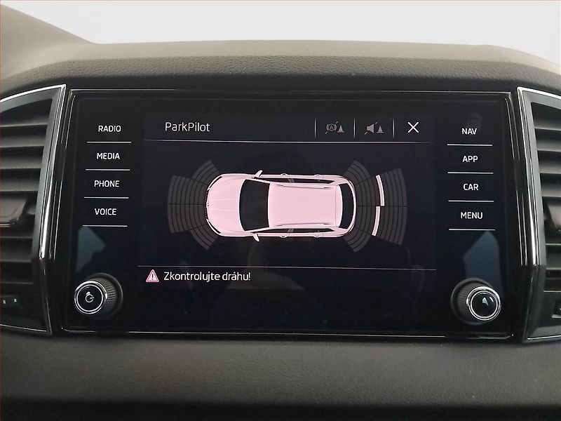 Škoda Karoq (2019) Style 2.0 TDI, 4X4, Automat - fotka 17 z 18