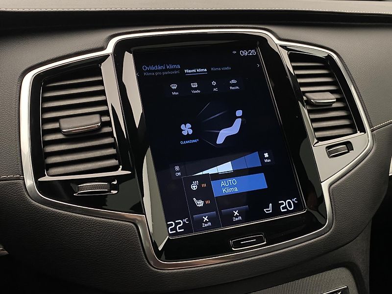 Volvo XC90 B5 AWD R-DESIGN AUT 7míst - fotka 47 z 52