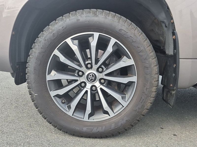 Toyota Land Cruiser LC 150 2,8 D-4D 4x4 6AT Comfor - fotka 27 z 29