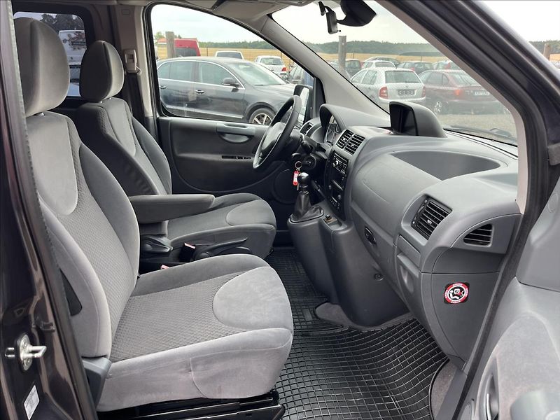 Peugeot Expert Tepee 2,0 HDi 8.MÍST KLIMA NAVIGACE - fotka 11 z 42