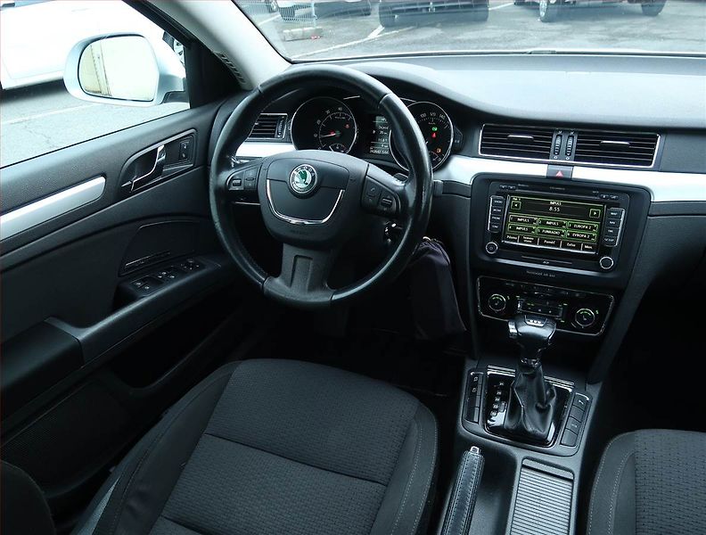 Škoda Superb (2012) Elegance 2.0 TSI, Automat - fotka 7 z 22