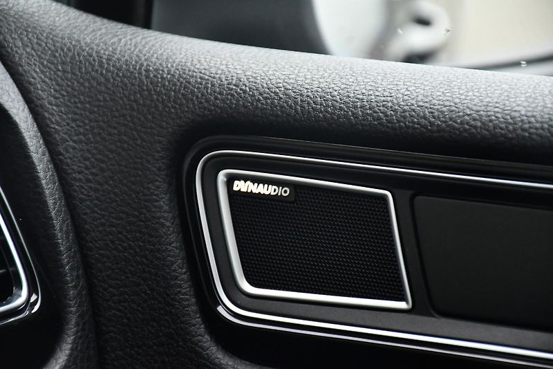 Volkswagen Touareg 3.0TDi V6 4M R-LINE TAŽNÉ ČR - fotka 41 z 44