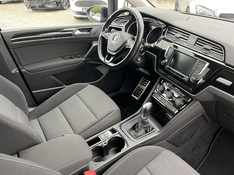Volkswagen Touran (2016) 2.0 TDI 110 KW DSG  - fotka 13 z 19