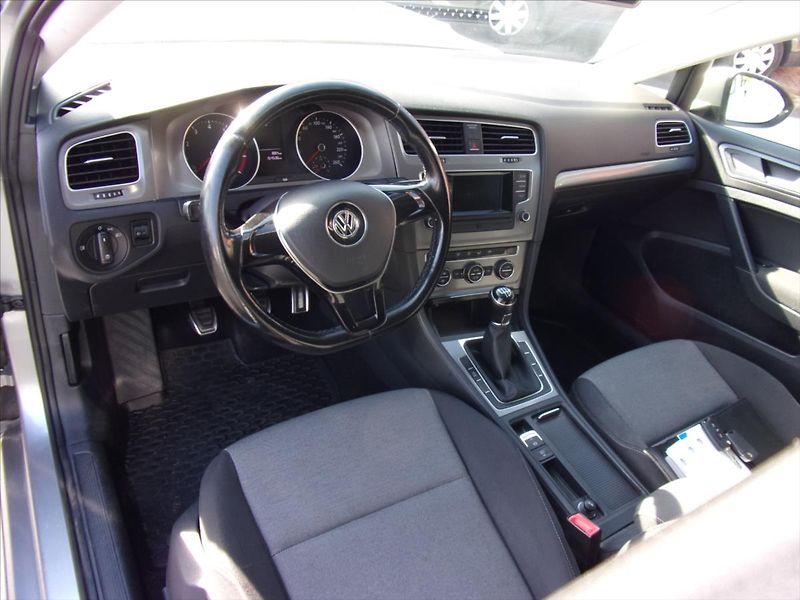 Volkswagen Golf 1,2 TSI - fotka 17 z 24