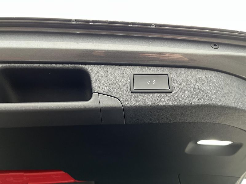 Volkswagen Passat 2.0TSI 150kW ELEGANCE - fotka 27 z 27