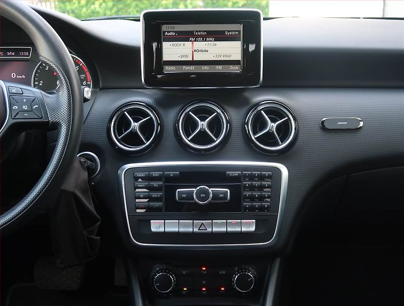 Mercedes-Benz Třídy A (2013) A 180 CDI , Automat, Kůže - fotka 12 z 18
