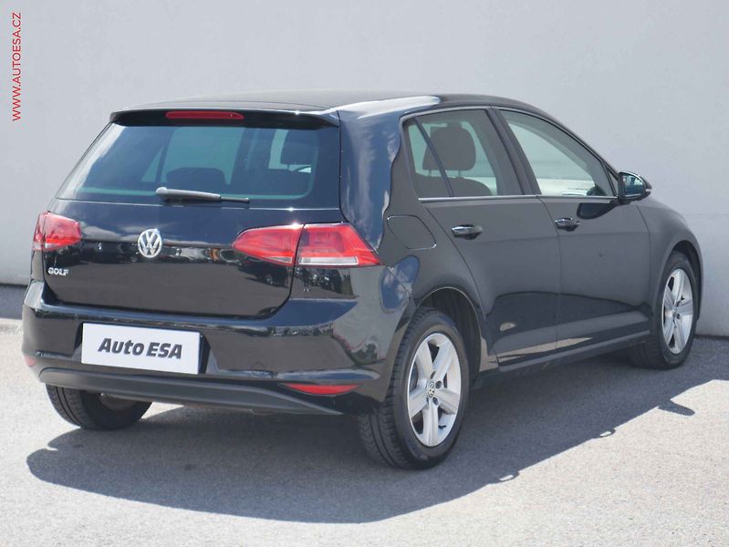 Volkswagen Golf (2012) 1.2TSi, AC - fotka 4 z 17