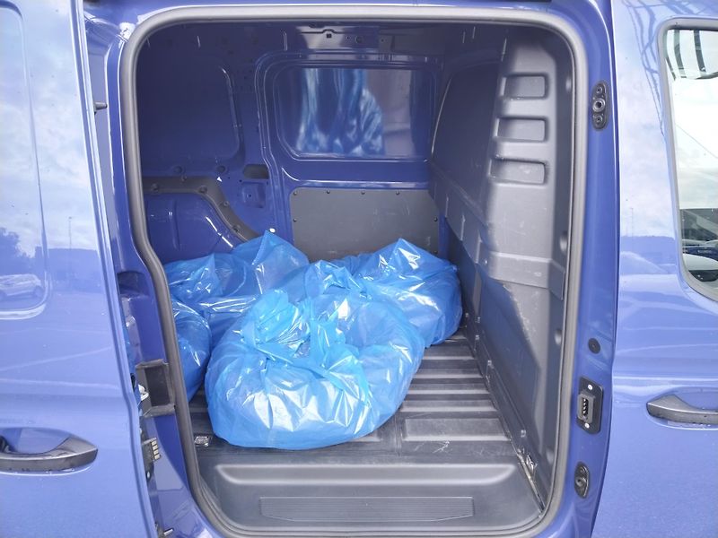 Volkswagen Caddy Maxi 2.0 TDI - fotka 9 z 22