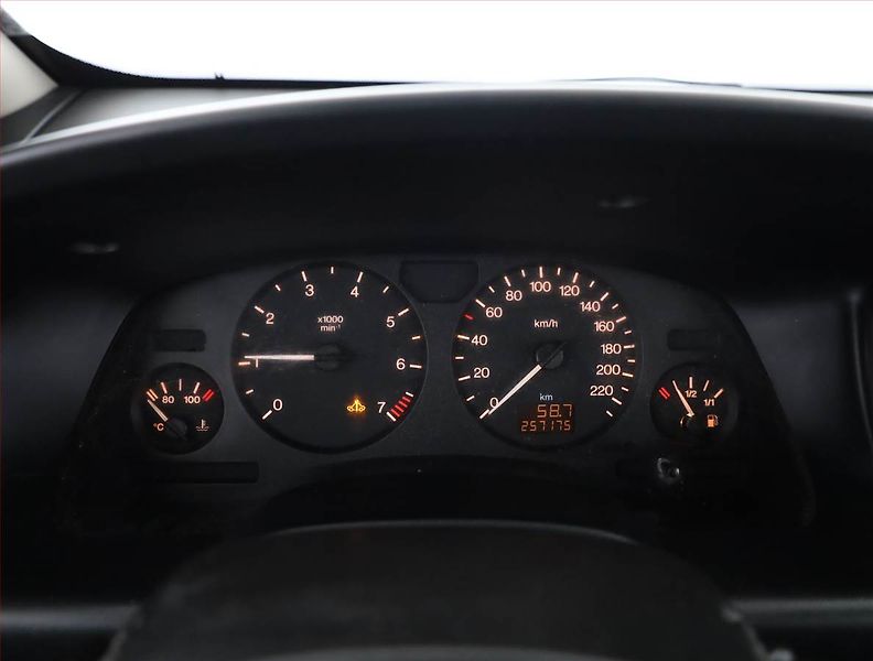 Opel Zafira (2002) 1.8 16V, 7 míst, po STK - fotka 9 z 15