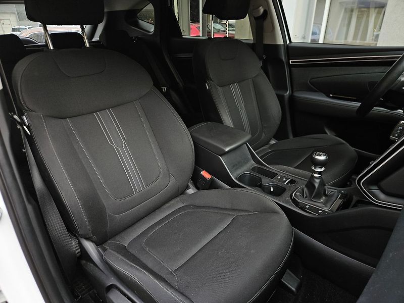 Hyundai Tucson 1,6 T-GDi, Smart, 1.majitel - fotka 12 z 17