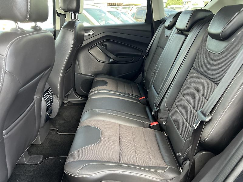 Ford Kuga 2.0TDCi 4x4 TEMPOMAT KLIMA ALU - fotka 23 z 41