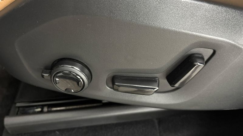 Volvo XC90 2.0 B5 AUT AWD Inscription - fotka 22 z 33