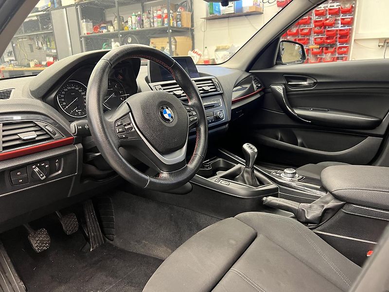 BMW Řada 1 114D SPORT 1.6D 70kW - fotka 7 z 15