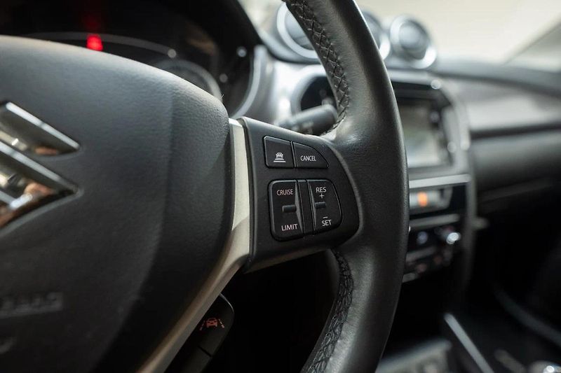 Suzuki Vitara Hybrid 1.4 95 kW - fotka 12 z 34