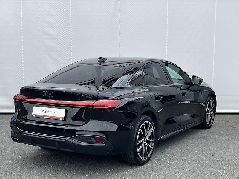 Audi A5 2.0TDi Quattro 150kW S-Line - fotka 2 z 23