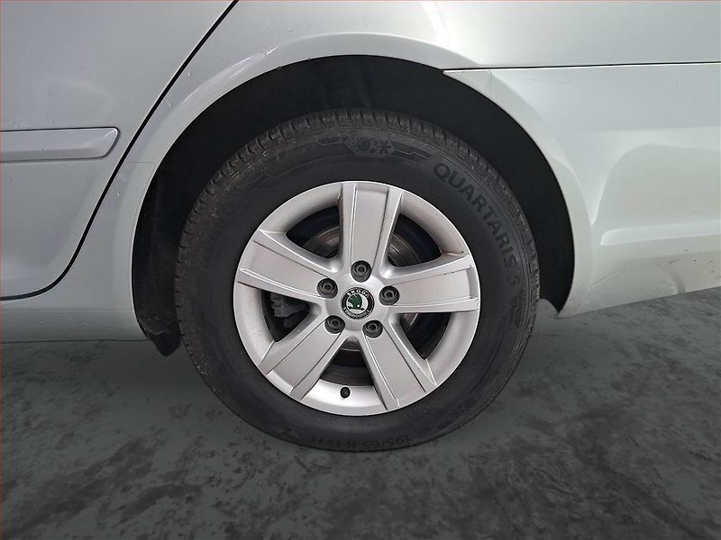 Škoda Octavia (2011) 1.6 TDI, Tempomat - fotka 14 z 14