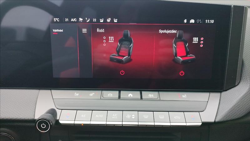 Opel Astra 1,2   GS line 96kW EAT8 - fotka 12 z 21
