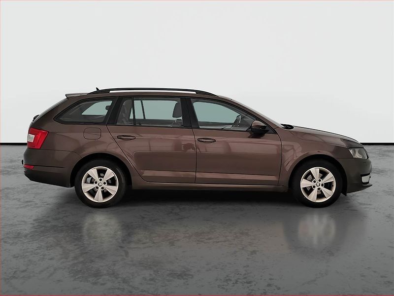 Škoda Octavia (2014) 1.6 TDI, Tempomat - fotka 6 z 18