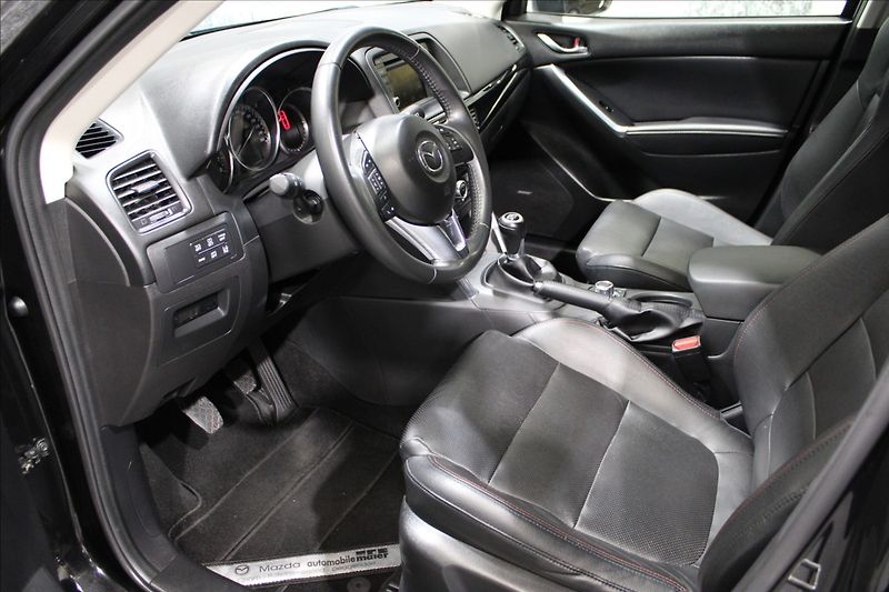Mazda CX-5 2,0 Skyactiv AWD - fotka 9 z 33
