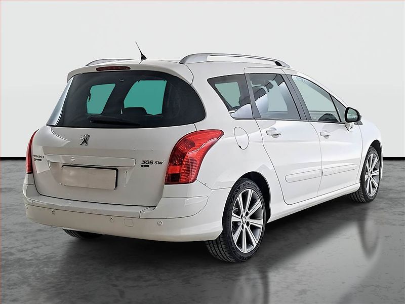 Peugeot 308 (2012) 1.6 HDi, 7 míst, po STK - fotka 5 z 19