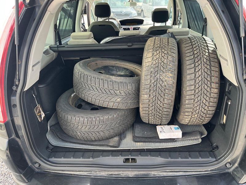 Citroën Grand C4 Picasso (2007) 1.8 i 16V Nová STK,7míst,Roz. - fotka 10 z 16