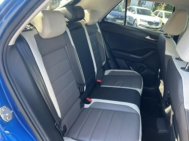 Volkswagen T-Roc 1,6TDi Bohatá výbava rezervace - fotka 38 z 59