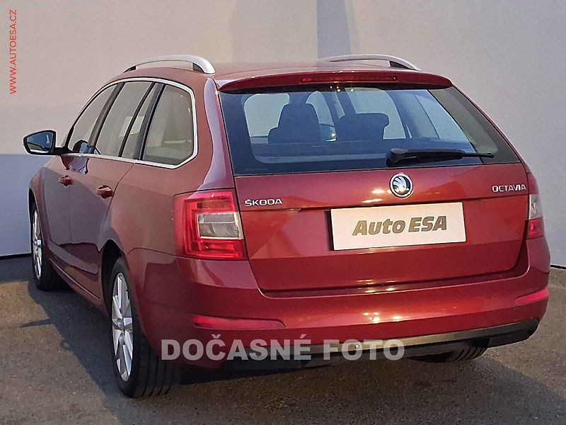 Škoda Octavia (2015) 1.6 TDi, 2.maj,ČR, Style - fotka 6 z 17