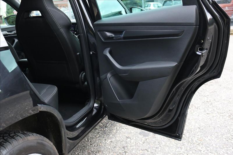 Škoda Karoq 2,0 Sportline,4x4, Automat - fotka 33 z 42
