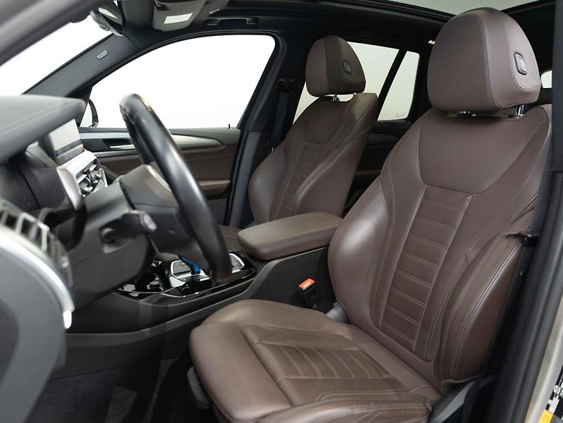 BMW iX3 M Sport - fotka 22 z 23