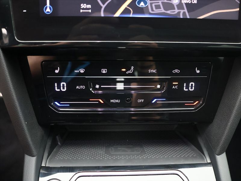 Volkswagen Passat 2,0 TDI 147kW DSG Alltrack CZ - fotka 22 z 34