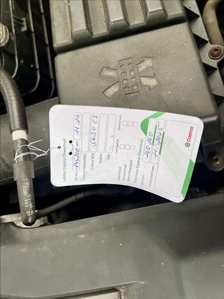 Volkswagen Touran 1,6 TDi  NAVI / kamera / ALU - fotka 44 z 44