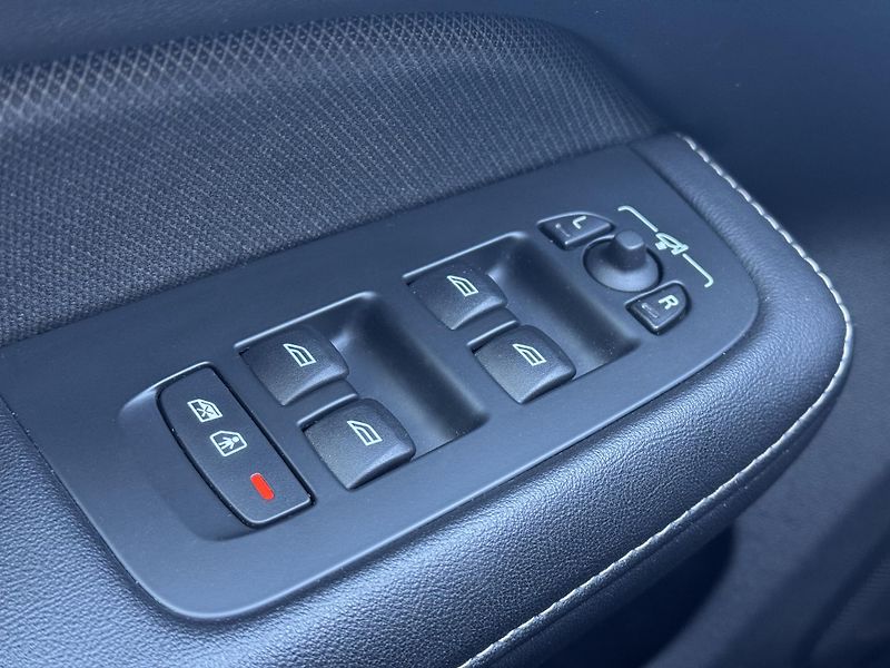 Volvo V60 (2020) 2,0 T8 4X4, Recharge, Polestar - fotka 23 z 47